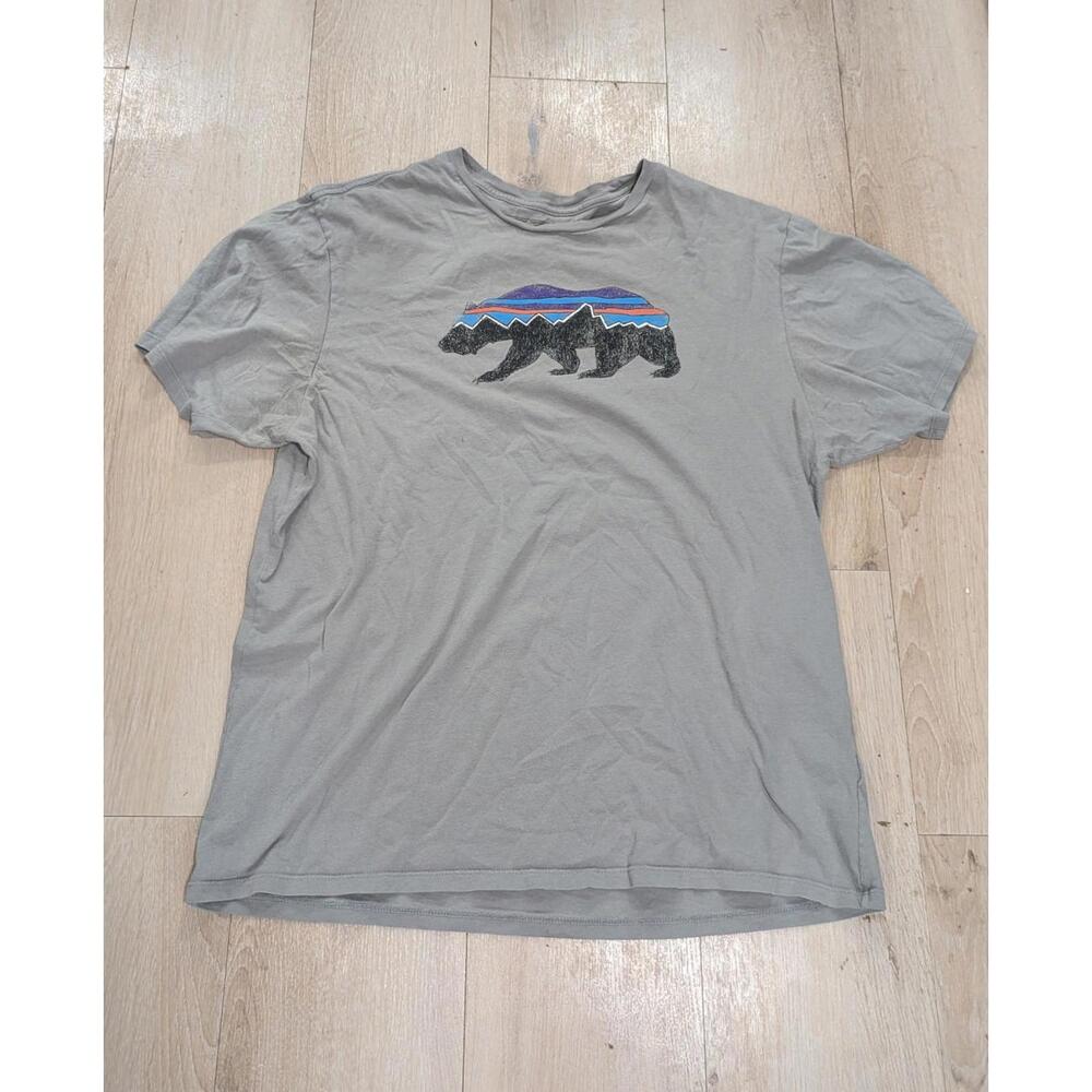 Mens Patagonia Gray Colorful Bear Logo Organic Regular Fit T-Shirt Size Medium M
